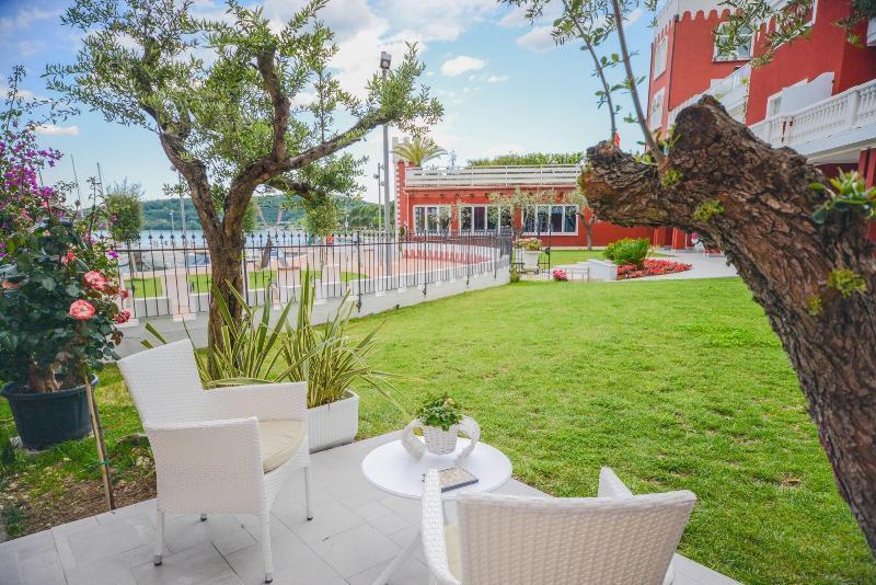 Hotel Villa Garuti Padenghe sul Garda Ngoại thất bức ảnh