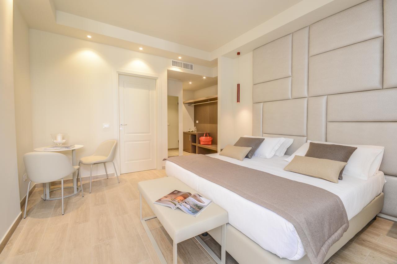Hotel Villa Garuti Padenghe sul Garda Ngoại thất bức ảnh